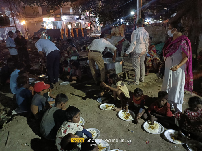 Feeding the community at Malaai Pakkdi